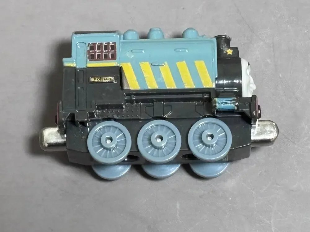 2013 Mattel Thomas & Friends Take Along N Play Porter Diecast Train Engine